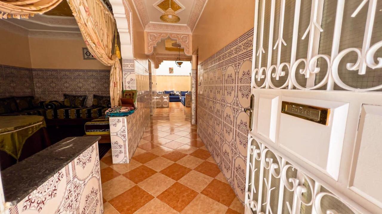 Dar Haut De Gamme Et A Un Prix Imaginaire Hostcom For Families Only 乌季达 外观 照片