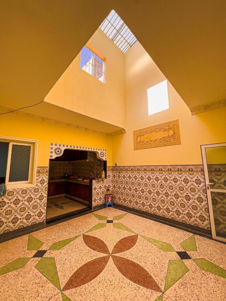 Dar Haut De Gamme Et A Un Prix Imaginaire Hostcom For Families Only 乌季达 外观 照片